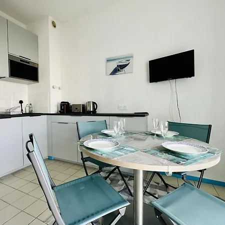 Avec Vue Imprenable Sur Le Port De Plaisance 4 Pers *